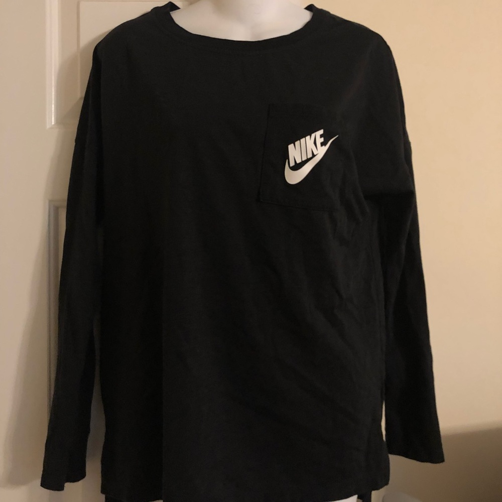 Black nike long sleeve t-shirt